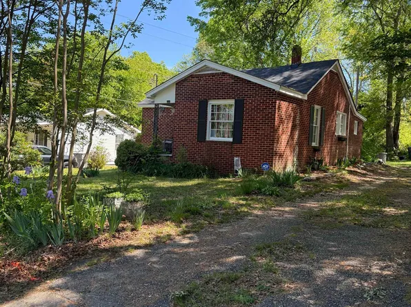 301 Valley Ave, Clover, SC 29710