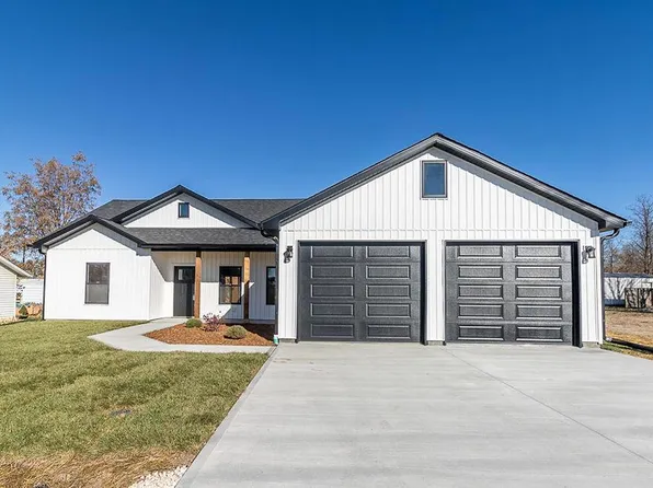 109 E South St, Bowling Green, MO 63334