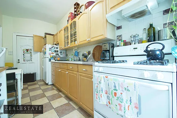 Rented by ZealEstate Group Inc | media 11