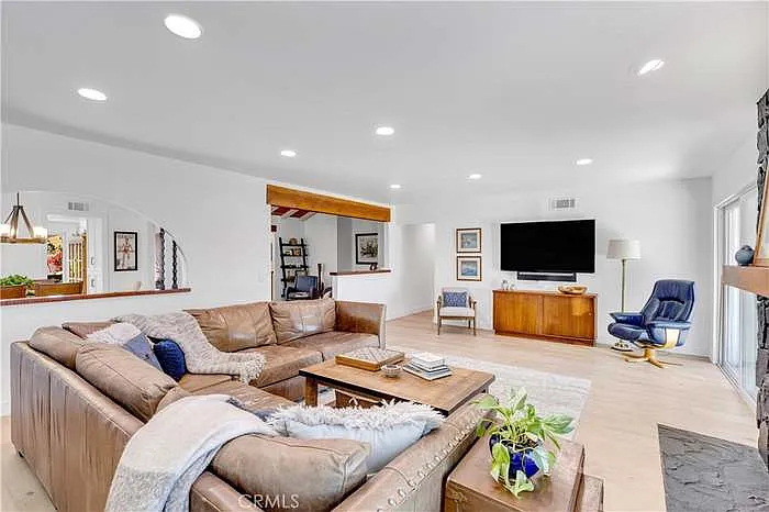802 Avenida Presidio — Photo 10
