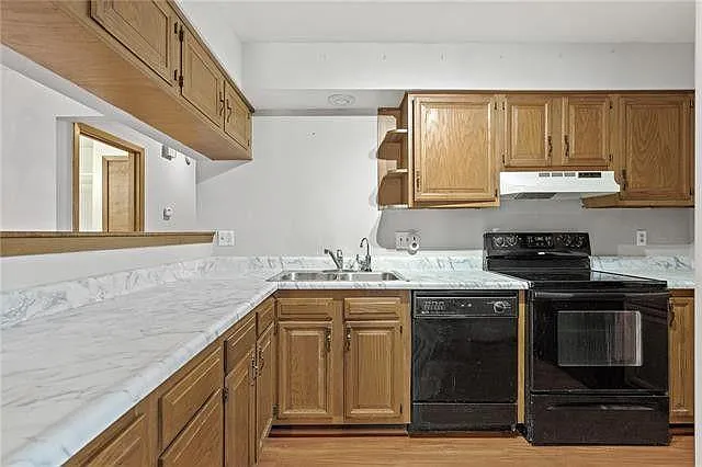 1015 W Maple Ave — Photo 9