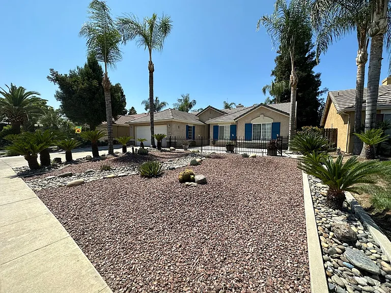 2935 S Aspen St — Photo 1
