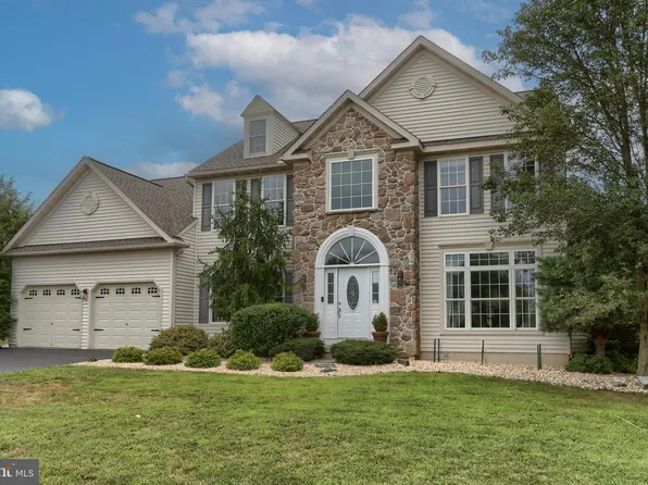 512 Sweetwater Dr #L-0003, Palmyra, PA 17078