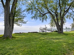 828 Bayview Rd, Neenah, WI 54956