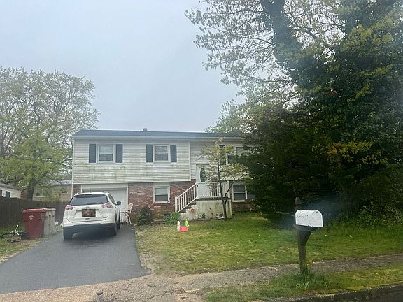 2nd image of 240 Bayville Ave