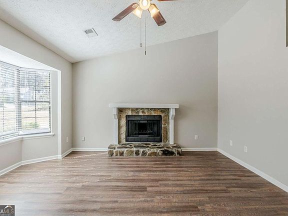 2nd image of 2419 Leslie Brook Dr