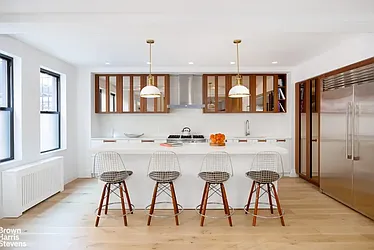 175 East 79th Street MAISONETTE image 1 of 11