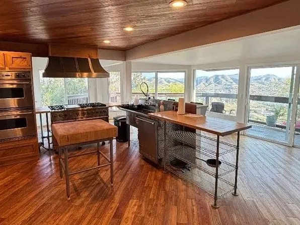 24220 Juanita Dr, Canyon Lake, CA 92587