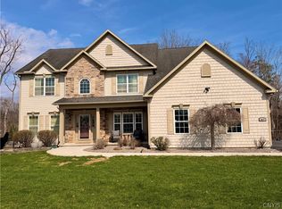 3027 Crocus Ln, Baldwinsville, NY 13027