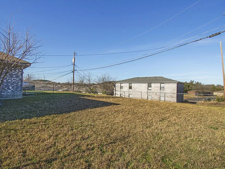 907 North Dr #B — Photo 16