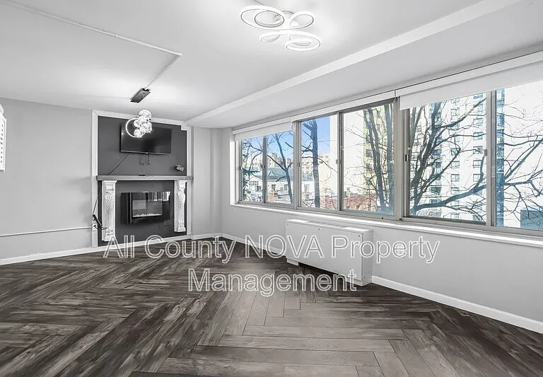 922 24th St NW #301 — Photo 33