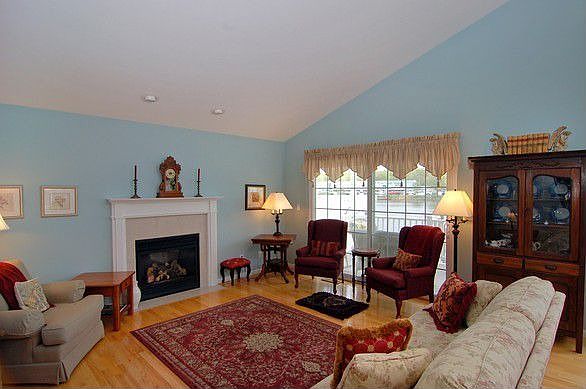 1st image of 421 Island Pointe Dr