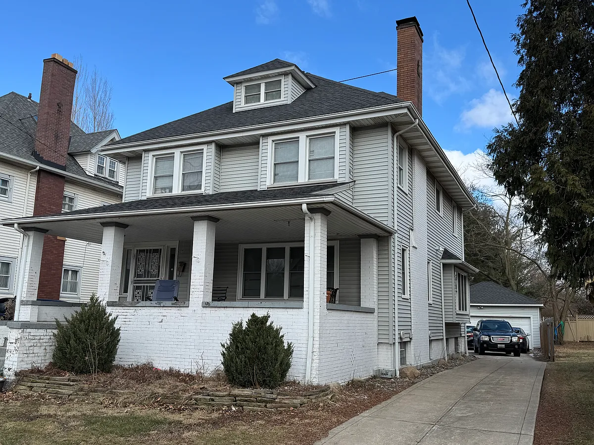 Building Photo - 1507 E 108th St
