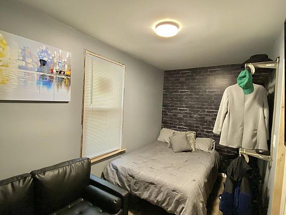 4th image of 3339 S Artesian Ave #2
