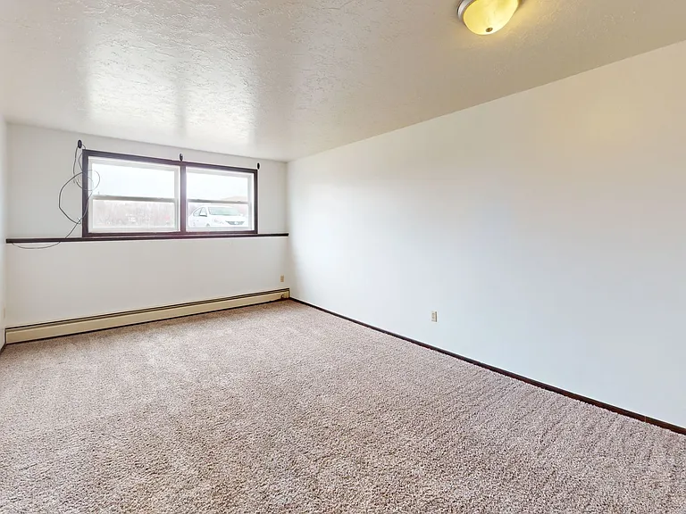 901 22nd Ave NW — Photo 2