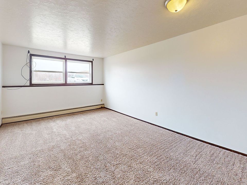 1st image of 901 22nd Ave NW APT 9A