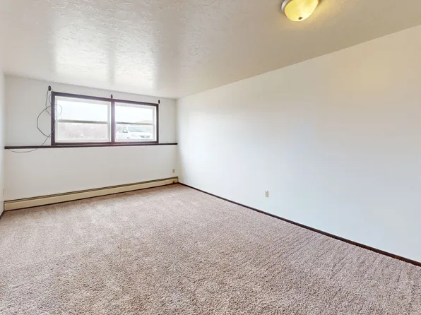 901 22nd Ave NW, 901 22nd Ave NW APT 12A, Minot, ND 58703