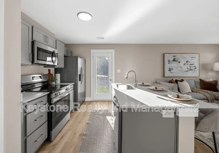 345 Wistera Ln — Photo 5