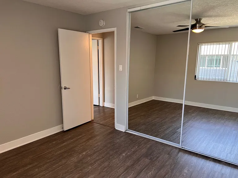 The Circle Apartments at Long Beach — Photo 98