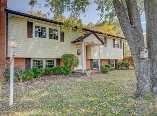 1465 Lakeridge Cir, Troutville, VA 24175