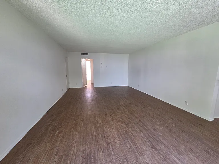 5230 Newcastle Ave #104 — Photo 6