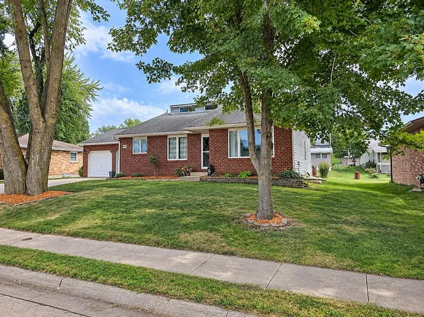 504 Edwards St, Epworth, IA 52045