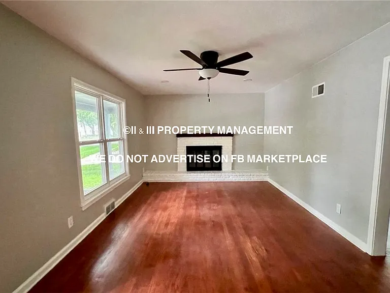 7306 Glenwood Ln — Photo 2