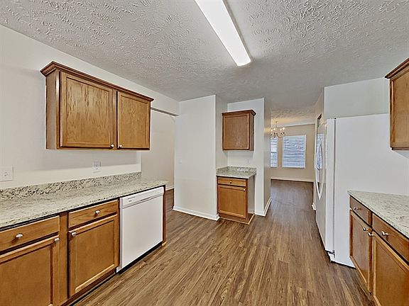 5th image of 215 Elderberry Way