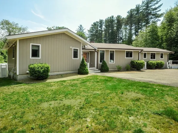 30 Pheasant Ln, Pembroke, MA 02359
