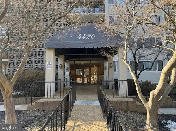 4420 Briarwood Ct N APT 15, Annandale, VA 22003