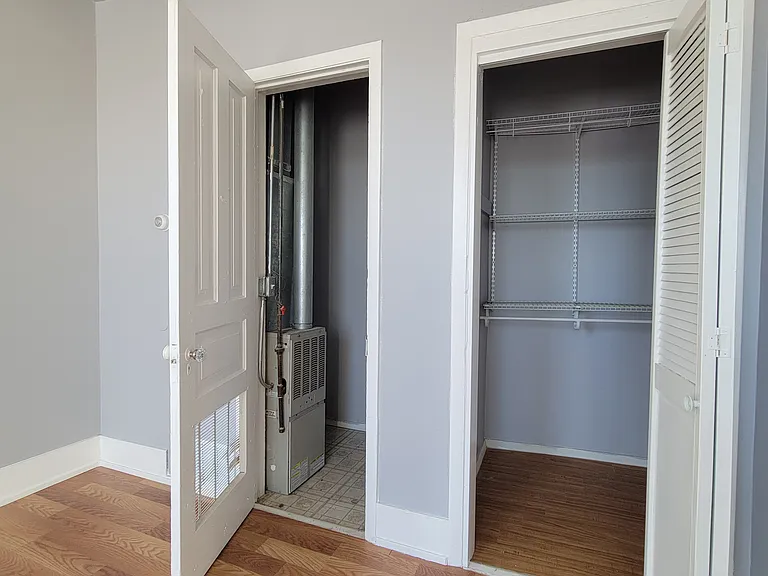 1910 S Laflin St #2 — Photo 8