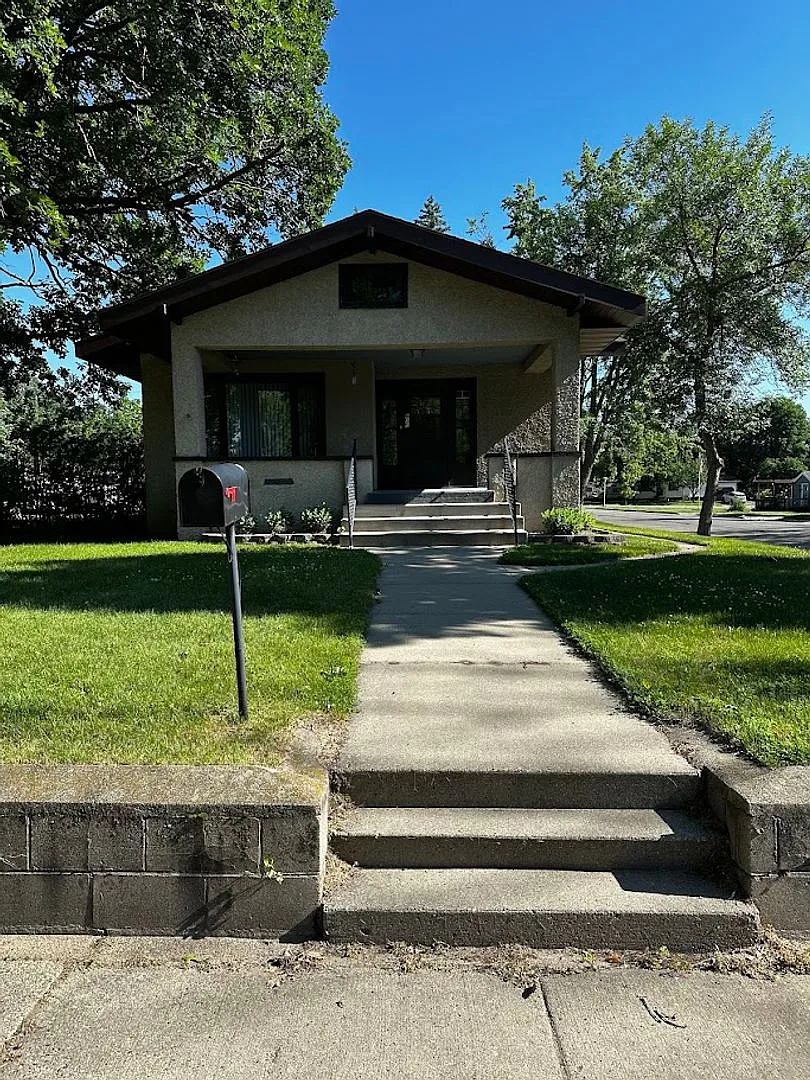 3 Bedroom, 1 Bathroom Single Family Home - Staples — Photo 1