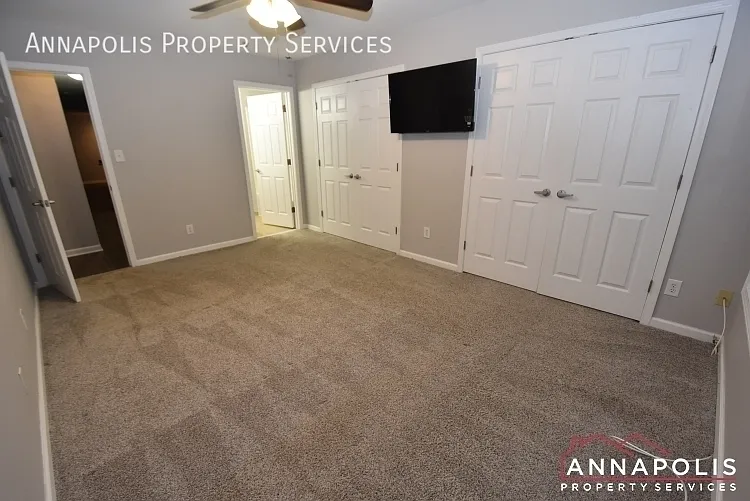 1101 Primrose Ct #302 — Photo 8