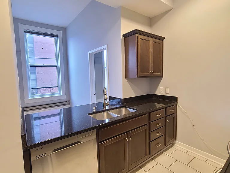 112 W Washington Blvd #324 — Photo 8