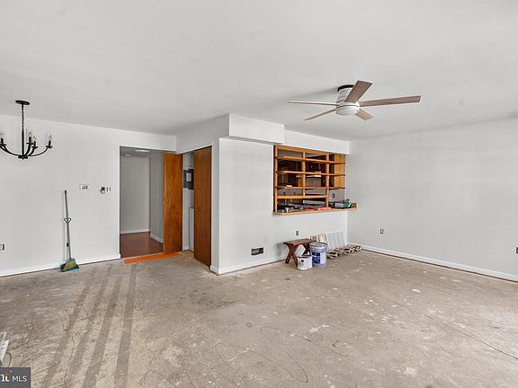 5th image of 79-81 Sandybrook Dr