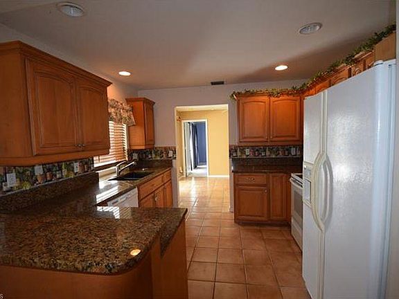 5th image of 18229 Sandy Pines Cir