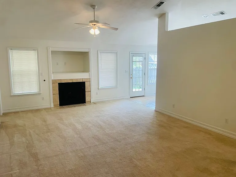 2031 Sunny Dale Dr — Photo 4