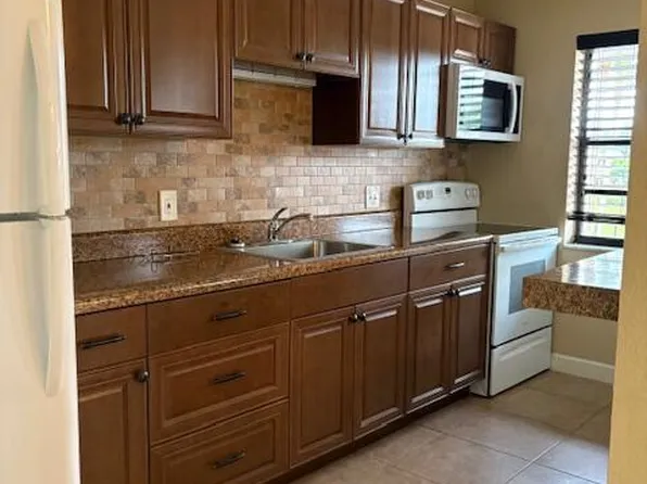 1021 SE Monterey Rd APT A30, Stuart, FL 34994
