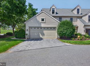 1290 Crestview Dr, Denver, PA 17517