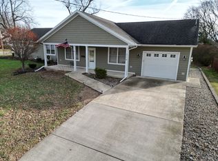 219 E Hamilton Ave, Watseka, IL 60970