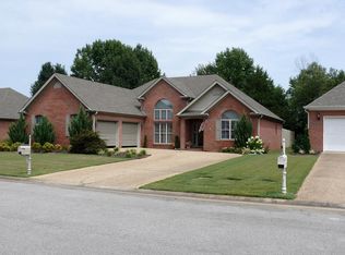 212 Woodcrest Dr, Florence, AL 35630