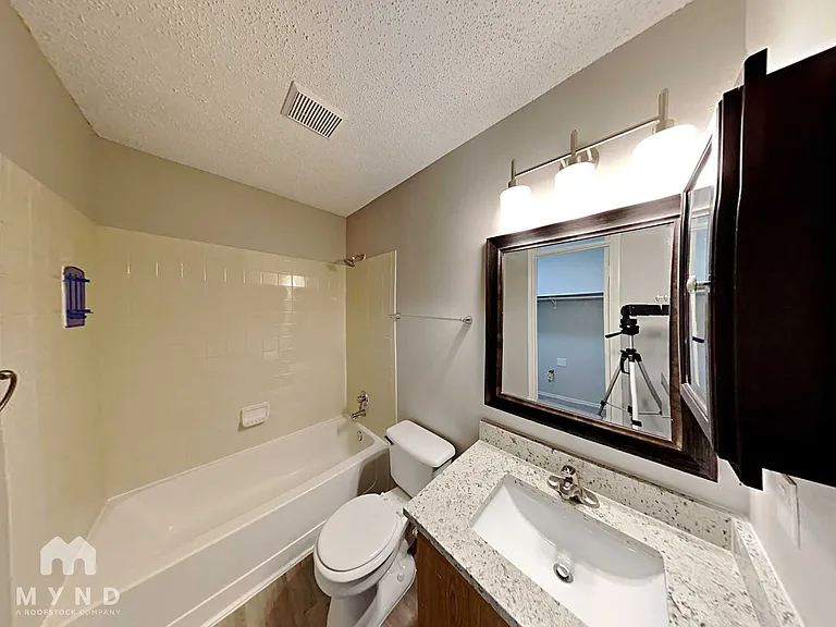 9703 Cameron Crk — Photo 15