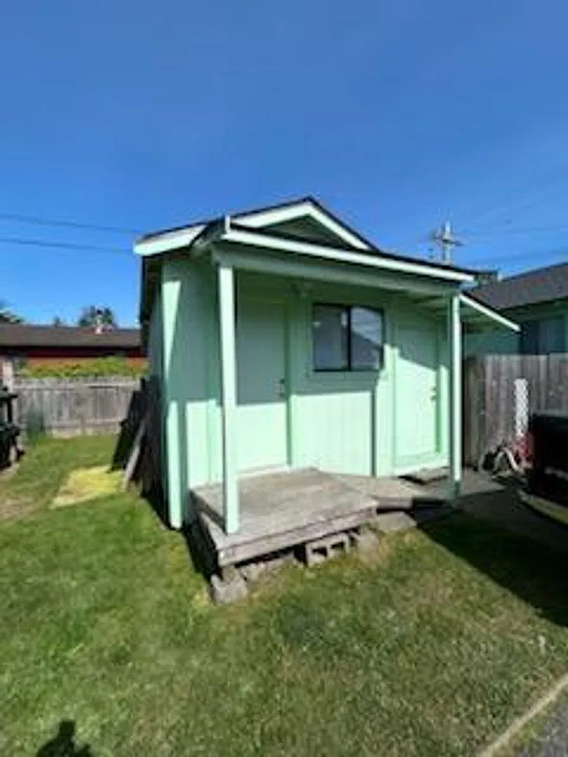 1983 sutter Rd. — Photo 1