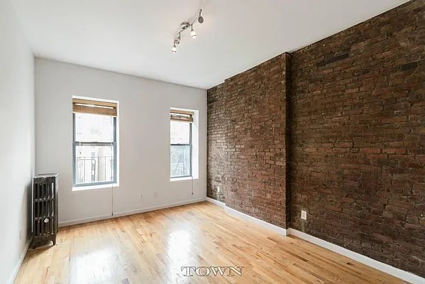 Rented by Town Residential | media 8