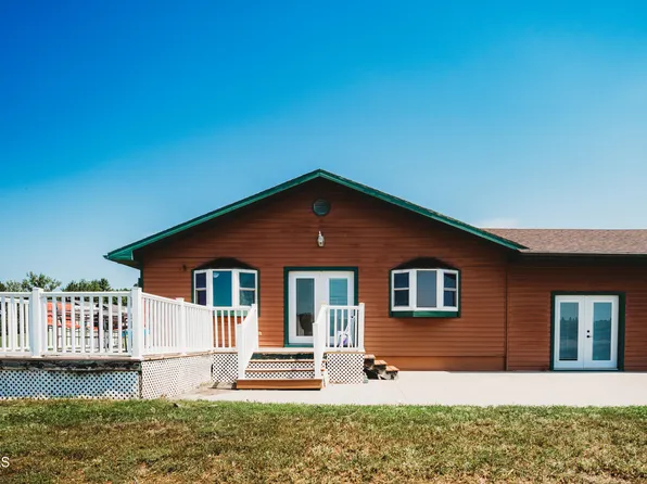 2993 E Lakeside Rd, Jamestown, ND 58401