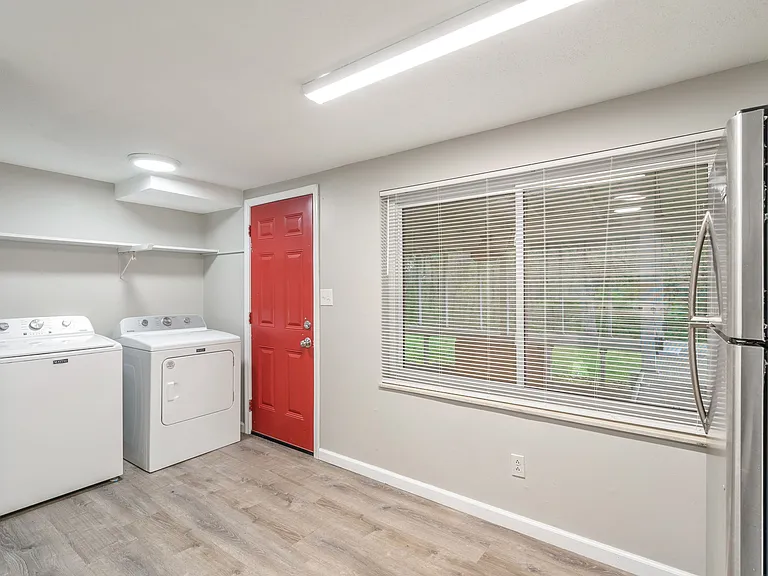 1518 Parkridge Dr #2 — Photo 10