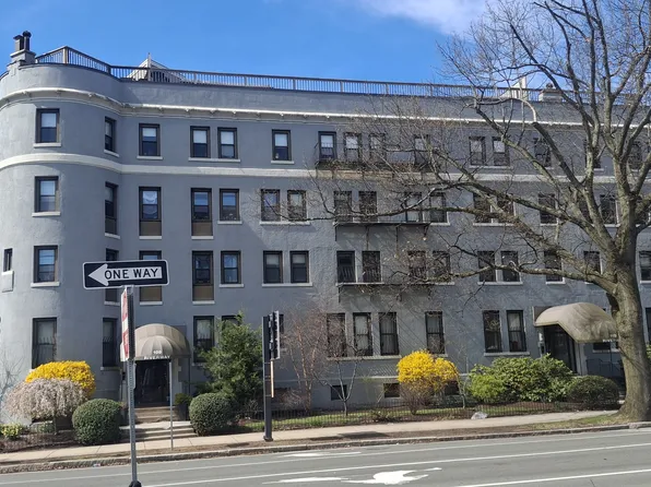 110 Riverway, Boston, MA