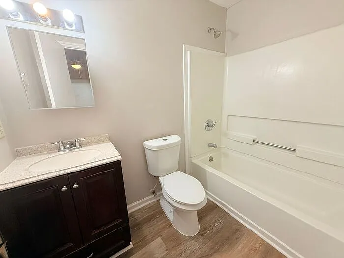 302 Park Ave — Photo 9