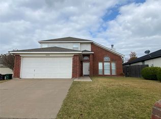 10424 Morning Dew St, Fort Worth, TX 76108