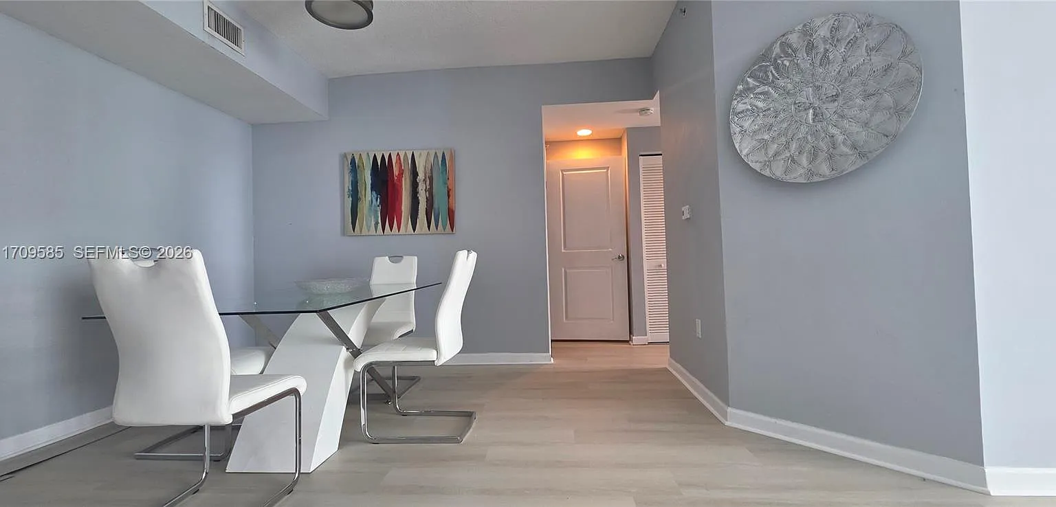 360 Condo A — Photo 2